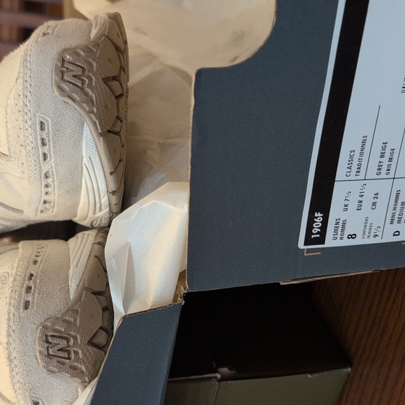 Men New balance size 8 Like New - Picture 8 of 8